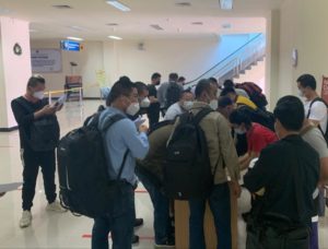 Puluhan TKA Tiba di Bandara Haluoleo, Imigrasi  Mengaku Kaget dan Tidak Tahu