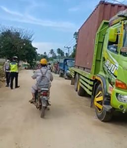 Tuntut Pesangon 12 Mantan Karyawan, Formesta Konawe Blokade Simpang Desa Besu