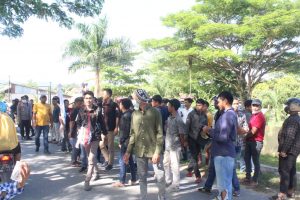 Kawal Kasus Penganiayaan Aktivis, Ratusan Mahasiswa dan Pemuda Sambangi Mapolsek Poasia