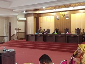 Hanya Dihadiri 11 Anggota Dewan, Rapat Paripurna DPRD Muna  Diskorsing