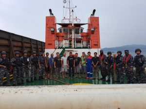 Muat Ore Ilegal, TB Trans Pasific 202 dan TB Buana Express Diamankan TNI AL di Perairan Lasolo, Sulawesi Tenggara