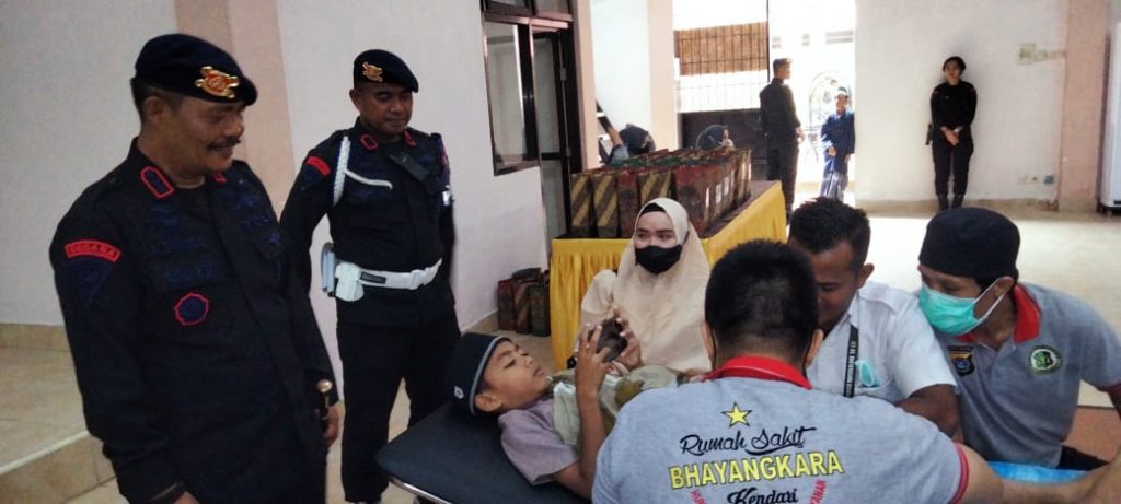 Rangkaian HUT ke-77, Brimob Polda Sultra Gelar Sunatan Massal Gratis