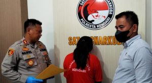 Nekat Edarkan Sabu, IRT di Kendari Diamankan Polisi