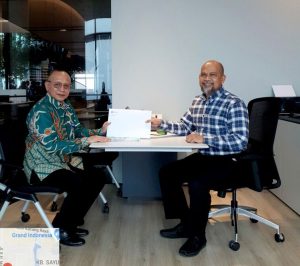 BPVP Kendari Terima Hibah 7 Alat Berat Dari PT VDNI