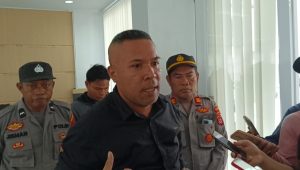 Ratusan Warga Nambo Geruduk Kantor DPRD Kendari, Rajab Jinik : Kami Konsisten Dengan Kesimpulan RDP
