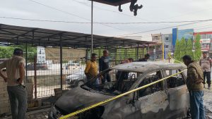 Satu Unit Mobil di Kota Kendari Hangus Terbakar