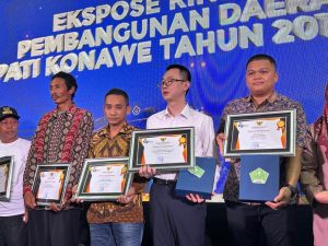 Bupati Konawe Berikan Penghargaan Kepada PT OSS Atas Kontribusi PAD Tahun 2022