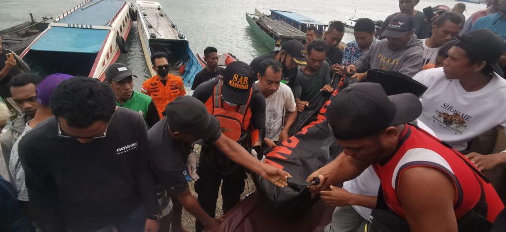 Tim SAR Baubau Temukan Nelayan yang Hilang di Perairan Waropi Dalam Keadaan Tak Bernyawa