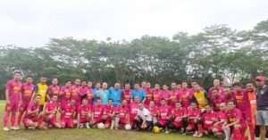 Peringati HBP, Kanwil Kemenkumham Sultra Gelar Eksebisi Sepak Bola Bersama UHO dan Polresta Kendari