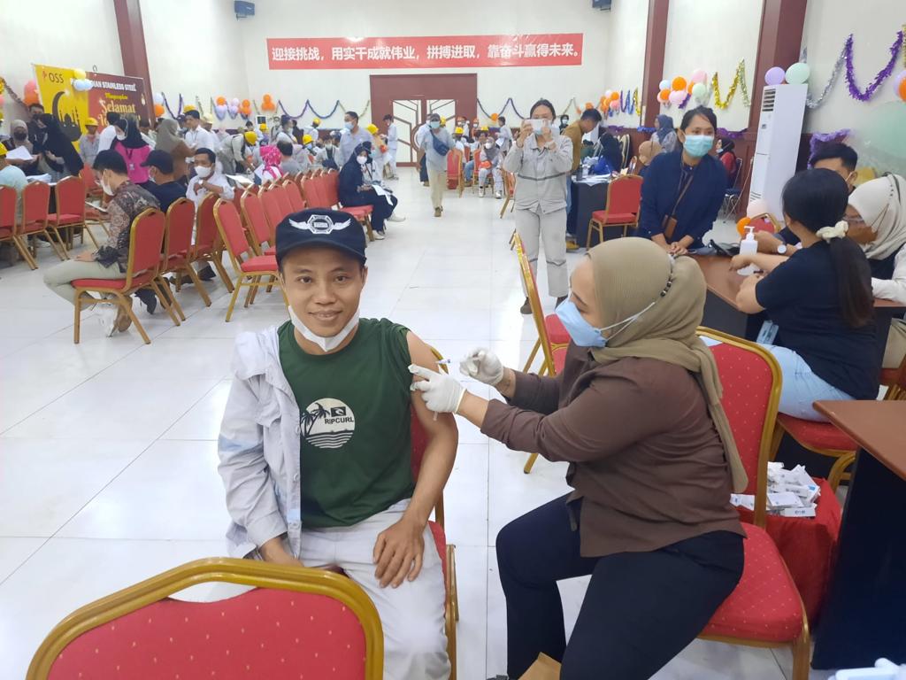 PT VDNIP Gelar Vaksinasi Booster Dosis Dua di Kawasan Mega Industri Morosi
