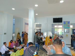 Alami Keracunan Massal, Belasan Warga di Kendari Dilarikan ke Puskesmas