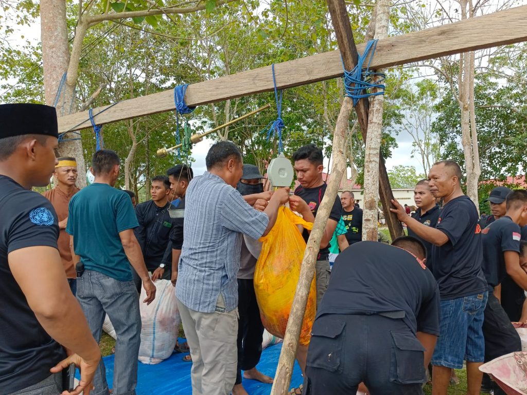 Merayakan Hari Raya Idul Adha 1444 Hijriah, Brimob Polda Sultra Sembelih 82 Ekor Hewan Kurban