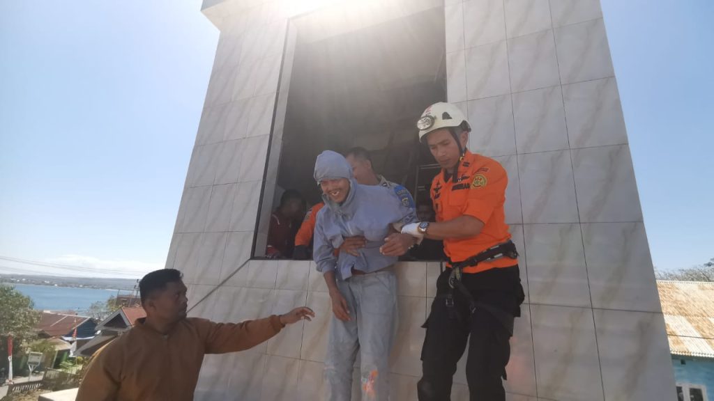 Tim Penyelamat Gagalkan Percobaan Bunuh Diri Seorang Pria di Kota Baubau