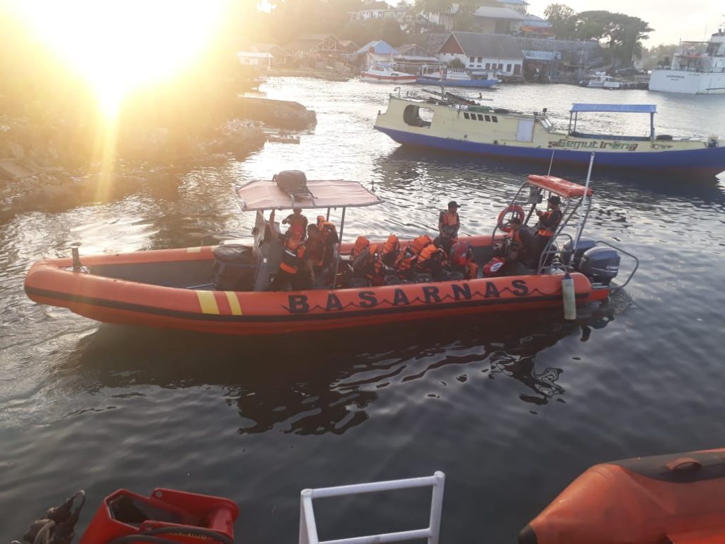 KM Sinar Cahaya Tenggelam di Perairan Konawe Utara, Satu Korban Masih Dalam Pencarian