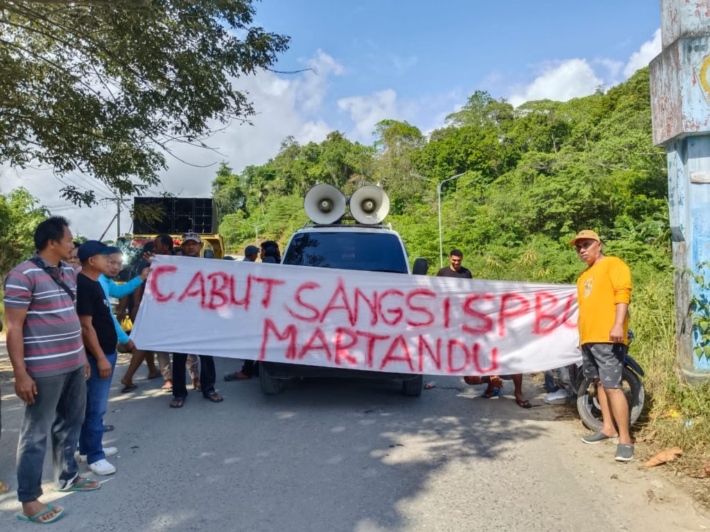 Ratusan Supir Truk di Kendari Desak Pertamina Cabut Sanksi SPBU Martandu
