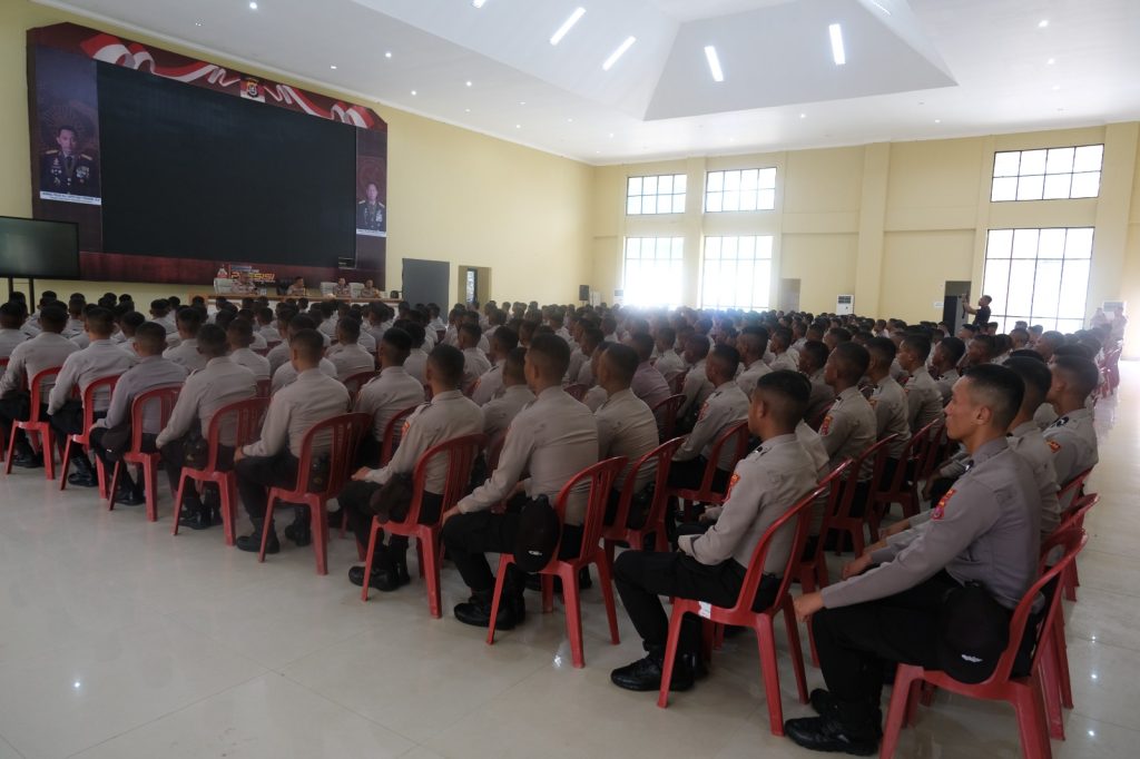 Wakapolda Sultra Ingatkan Ratusan Bintara Remaja Jaga Kedisiplinan