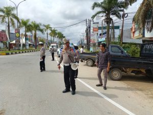 Ops Keselamatan Anoa Polda Sultra Sosialisasi Kamseltibcarlantas di Bundaran Tank Anduonohu