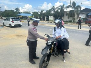 Pengendara Motor Tanpa Helm Jadi Sasaran Satgas Gakkum Ops Keselamatan Anoa Polda Sultra