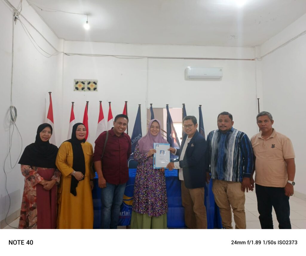 Matangkan Persiapan Maju Pilgub Sultra, Wa Ode Nurhayati Kembalikan Formulir Pendaftaran di Partai Nasdem