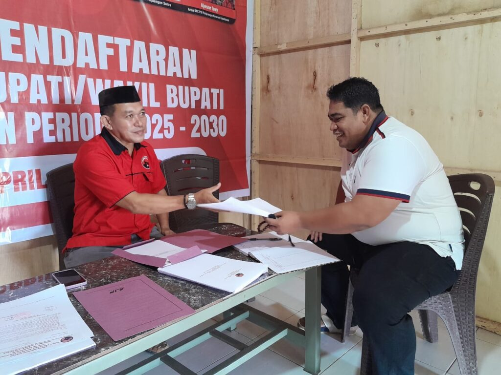 Bakal Calon Bupati Konkep Abdul Rahman Ambil Formulir Pendaftaran di Kantor PDIP