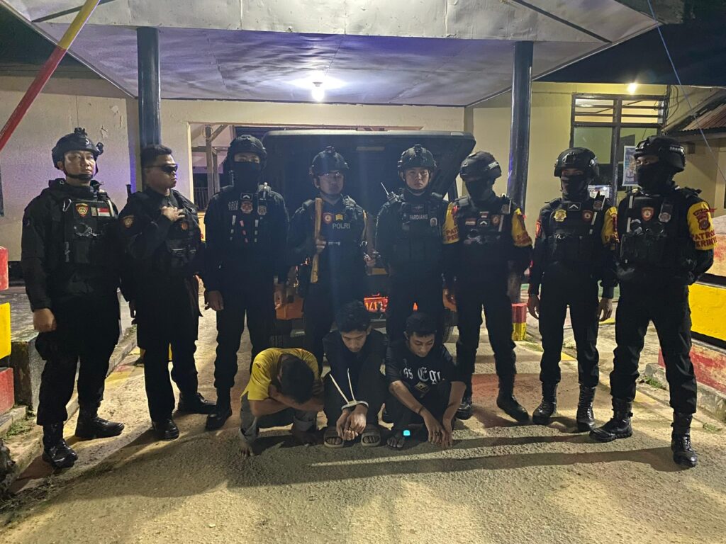 Polisi Amankan Tiga Pria Bawa Sajam dan Hendak Mencuri Jelang Lebaran di Kendari