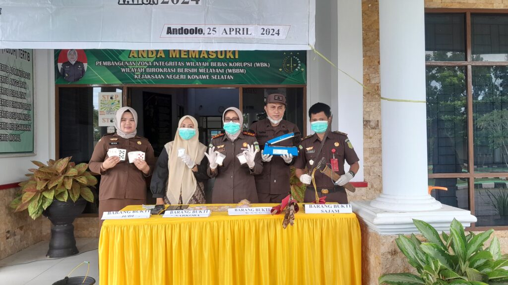Kejari Konsel Musnahkan Barang Bukti Hasil Sitaan Tindak Pidana Umum