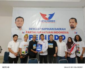 Asmawa Tosepu Susul Yudhianto Mahardika Ambil Formulir Pendaftaran Calon Wali Kota Kendari di Partai Perindo