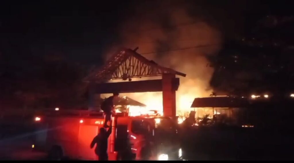 Rumah Warga di Poasia Kendari Dilalap Si Jago Merah