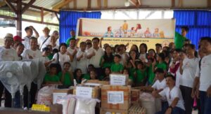 Panitia Perayaan Kenaikan Yesus Kristus Berbagi Kasih di Panti Asuhan Kendari dan Lambuya