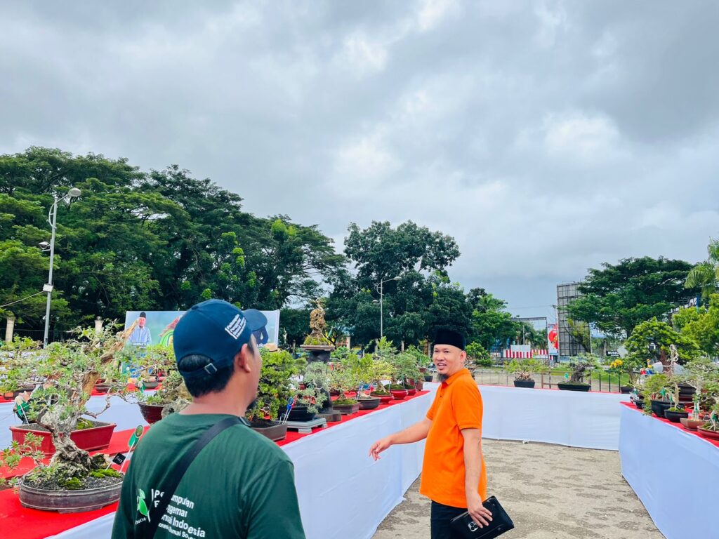 Sudirman Buka Pameran Kendari Bonsai Exhibition 2 di Pelataran Eks MTQ