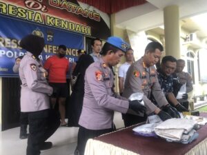 Polresta Kendari Tangkap Kurir Sabu 1 Kg dari Batam