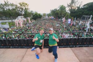 Masyarakat Tumpah Ruah Ikuti Sultra Run Bersama Ruksamin dan Raffi Ahmad