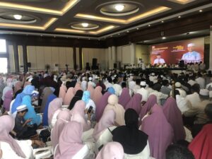 Dukungan Ribuan Ibu-ibu Majelis Ta’lim Mengalir untuk ASR dalam Tabligh Akbar BPW KKSS Sultra