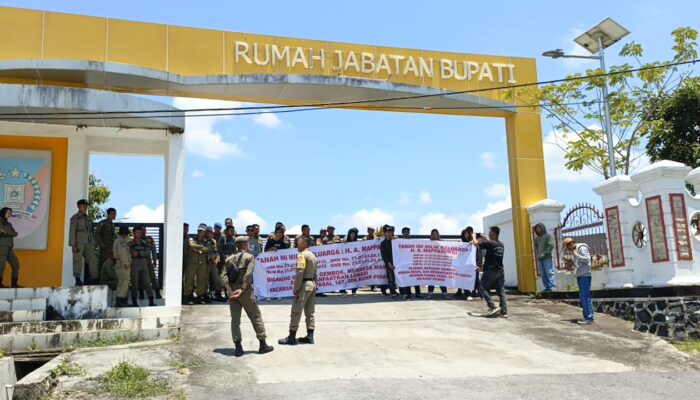 Ahli Waris Segel Rumah Jabatan Bupati Konawe Selatan, Tuntut Ganti Rugi Lahan
