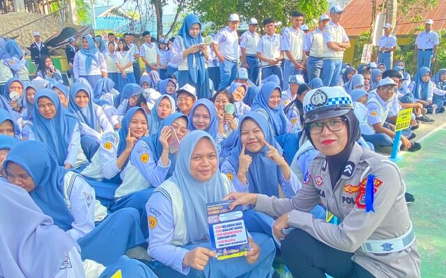 Ratusan Pelajar Antusias Ikuti Sosialisasi Keselamatan Berlalu Lintas oleh Sat Lantas Polresta Kendari