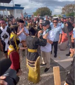 Andi Sumangerukka Perkenalkan Program LARIS di Bombana: Janji Revolusi Layanan Kesehatan di Sultra