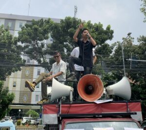 Pelepasan Kapal Ore Nikel oleh KSOP Kendari Tuai Kontroversi, Mahasiswa Soroti Dugaan Permainan