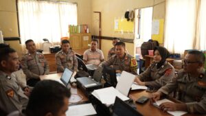 Karo SDM Polda Sultra Tekankan Kepemimpinan Teladan dan Penguatan Personel saat Supervisi di Polres Bombana