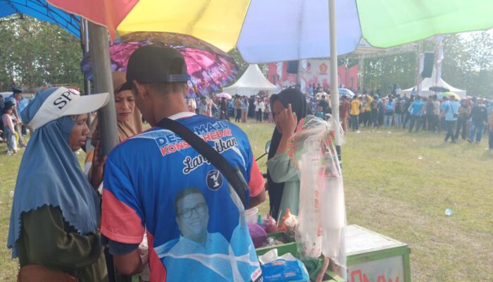 Kampanye Akbar Adi-James Bawa Berkah bagi Pedagang di Tinanggea