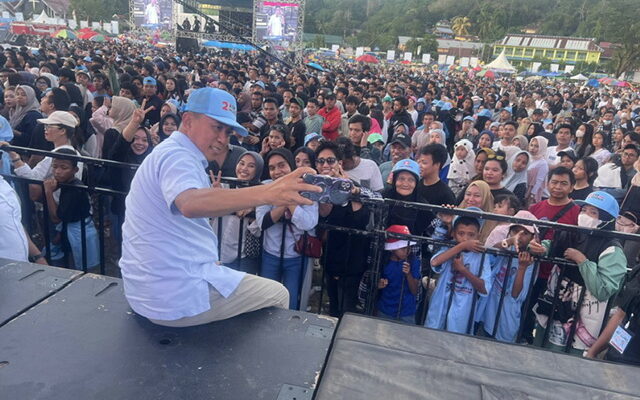 Pesta Rakyat Berkah Part I ASR-Hugua, Ribuan Warga Kendari Dihibur Penyanyi Top Tanah Air