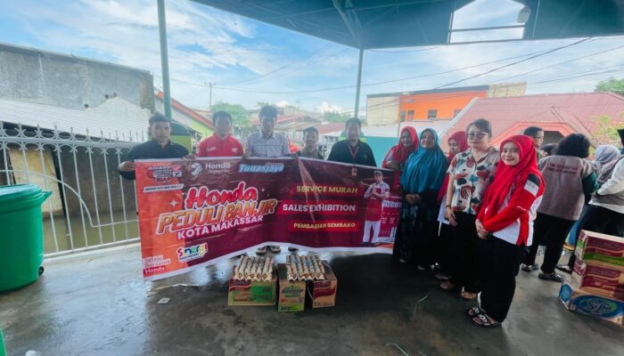 Astra Motor Sulsel Salurkan Bantuan untuk Masyarakat Terdampak Banjir di Makassar