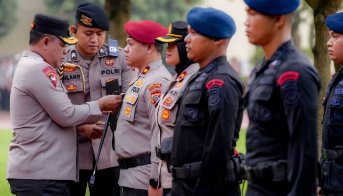 Kapolri Hadiahi Pin Emas kepada Kompol Pandu Winata, Ini Prestasinya