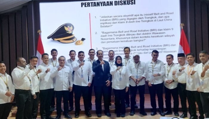 Dipercaya Jadi Notulen, Wali Kota Kendari Berdiskusi dengan Bobby Nasution di Retret Kepala Daerah