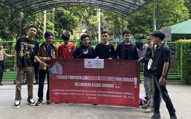 Mahasiswa Gelar Aksi Jilid II di Kementerian Kehutanan, Desak Transparansi PNBP PT. Toshida Indonesia