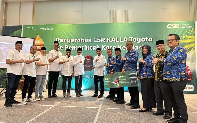 Dukung Lingkungan Bersih dan Keselamatan, Kalla Toyota Hibahkan Mobil Damkar ke Pemkot Kendari