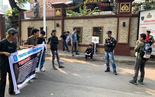 Demo di Mabes Polri, PERGAM Indonesia Soroti Dugaan Keterlibatan Pejabat DPRD Konawe dalam Ilegal Logging