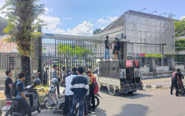 Demo di DPRD Sultra, Amara Nilai Polda Sultra Bungkam Soal Dugaan Penimbunan BBM di Lalonggasumeto