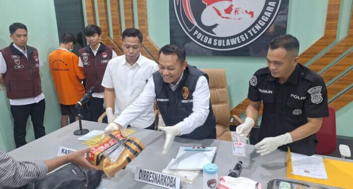 Polda Sultra Bekuk Pengedar Narkoba Asal Makassar, Hampir 1 Kilogram Sabu Diamankan