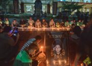 Solidaritas Ojol Kendari, Gelar Aksi Damai Hingga Bakar Lilin Untuk Mendoakan Almarhum Affan Didepan Polda Sultra