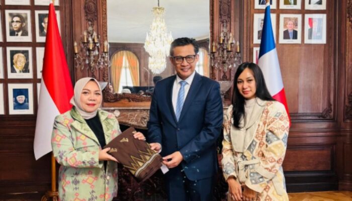 Kadin Sultra Antar Tenun Kendari Menjadi Wajah Baru Diplomasi Ekonomi Indonesia di Eropa